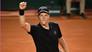 Jannik Sinner z ogromnym ułatwieniem w Paryżu. Organizatorzy Roland Garros podjęli decyzję