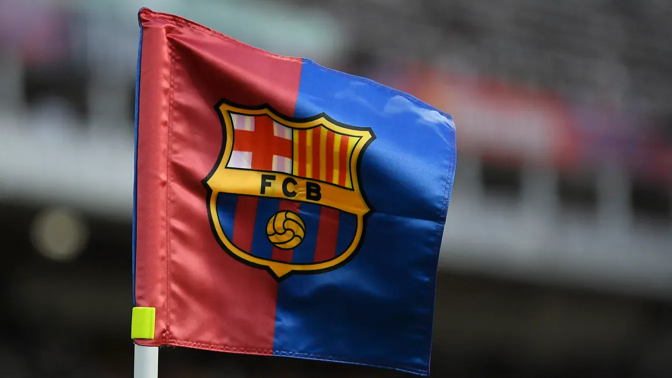 Jesse Bisiwu trenuje z pierwszą drużyną Barcelony przed meczem z Feyenoordem