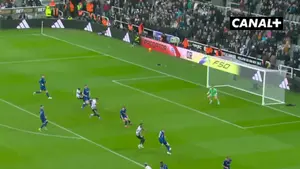 Jordan pickford! Fenomenalna parada bramkarza evertonu! Oglądaj Premier League w CANAL+:
