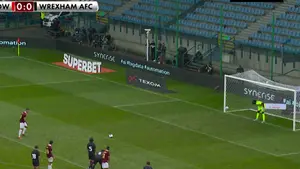 Jordi Sanchez marnuje rzut karny. Napastnik Wisły Kraków wciąż bez gola