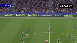 Juliaaaan alvaaaarez! Przepiękny gol napastnika Atletico Madryt zaraz po tym jak Pau Cubarsí obejrzał czerwoną kartkę i 