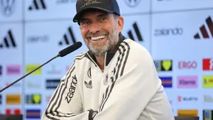 Jürgen Klopp odkrył karty. Dwie kadry i 11 debiutantów na start