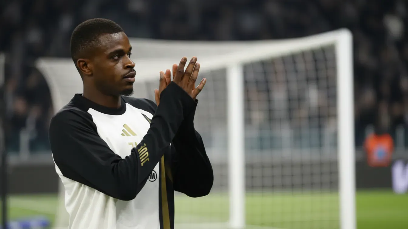 Juventus chce przedłużyć kontrakt Pierre’a Kalulu. Rozmowy już trwają