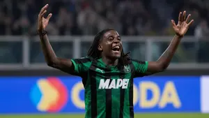 Juventus i Roma zainteresowane pomocnikiem Sassuolo. Bakola ma kontrakt do 2030 roku