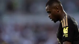 Juventus nie sprzeda Kalulu w styczniu. Liverpool i Manchester United muszą obejść się smakiem