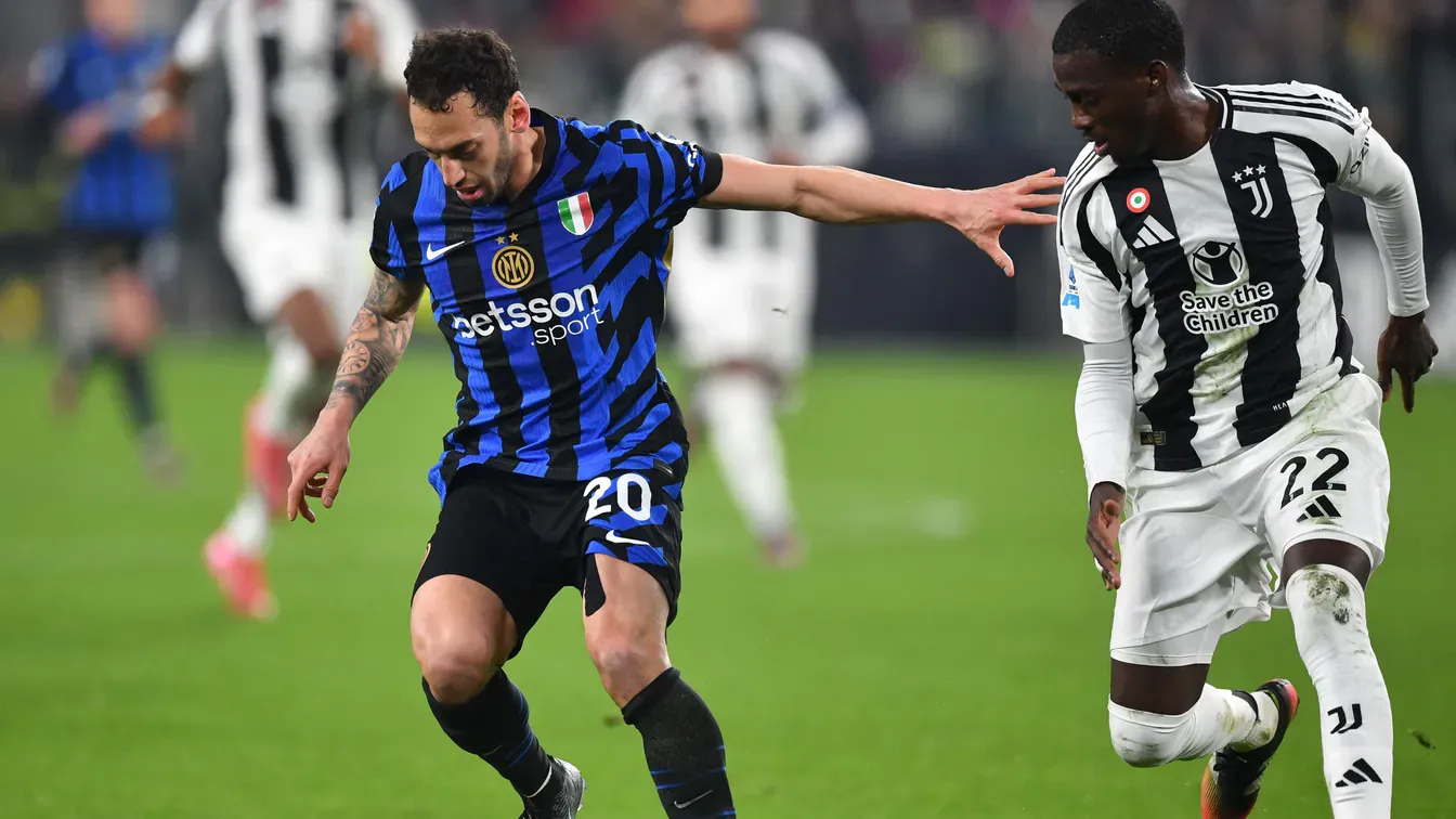 Juventus rozważa transfer Hakana Çalhanoğlu. Pomocnik Interu na celowniku
