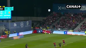 Kajetan szmyt! Piękna akcja zakończona golem na 2:0 dla Jagiellonii! Transmisja: