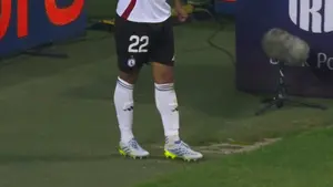 Kamil Piątkowski strzela głową, a Rafał Adamski, by nie było wątpliwości, wbija piłkę do bramki Zagłębia! Legia prowadzi
