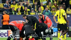 Karetsas nagle opuścił boisko w Lidze Mistrzów? Borussia Dortmund drży o zdrowie piłkarza