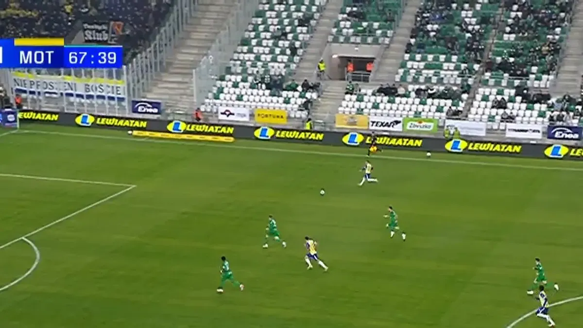 Karol Czubak pewnie wykorzystuje rzut karny! Motor prowadzi w Radomiu