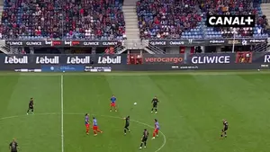 Katsantonis ustala wynik spotkania! Piast zgarnia komplet oczek! Oglądaj @_Ekstraklasa_ w CANAL+