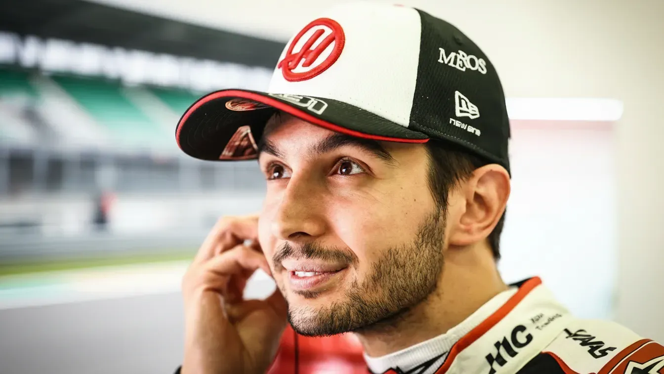 Kibice mogą go zapytać o wszystko. Esteban Ocon przerywa milczenie przed GP Belgii