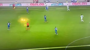 Kibice rywali wydawali małpie odgłosy w stronę Adama Idaha