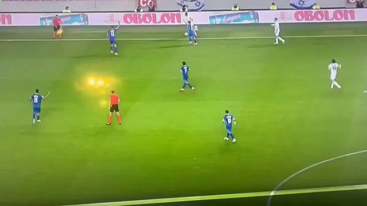 Kibice rywali wydawali małpie odgłosy w stronę Adama Idaha