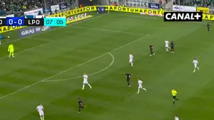 Kłopoty Lecha! Zamieszanie pod bramką i Jan Grzesik szybko daje prowadzenie Radomiakowi! Oglądaj w CANAL+: