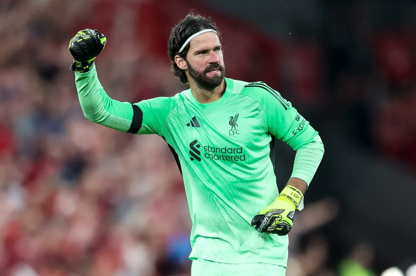 Kluczowa decyzja Liverpoolu w sprawie gwiazdy. Alisson zostaje na dłużej