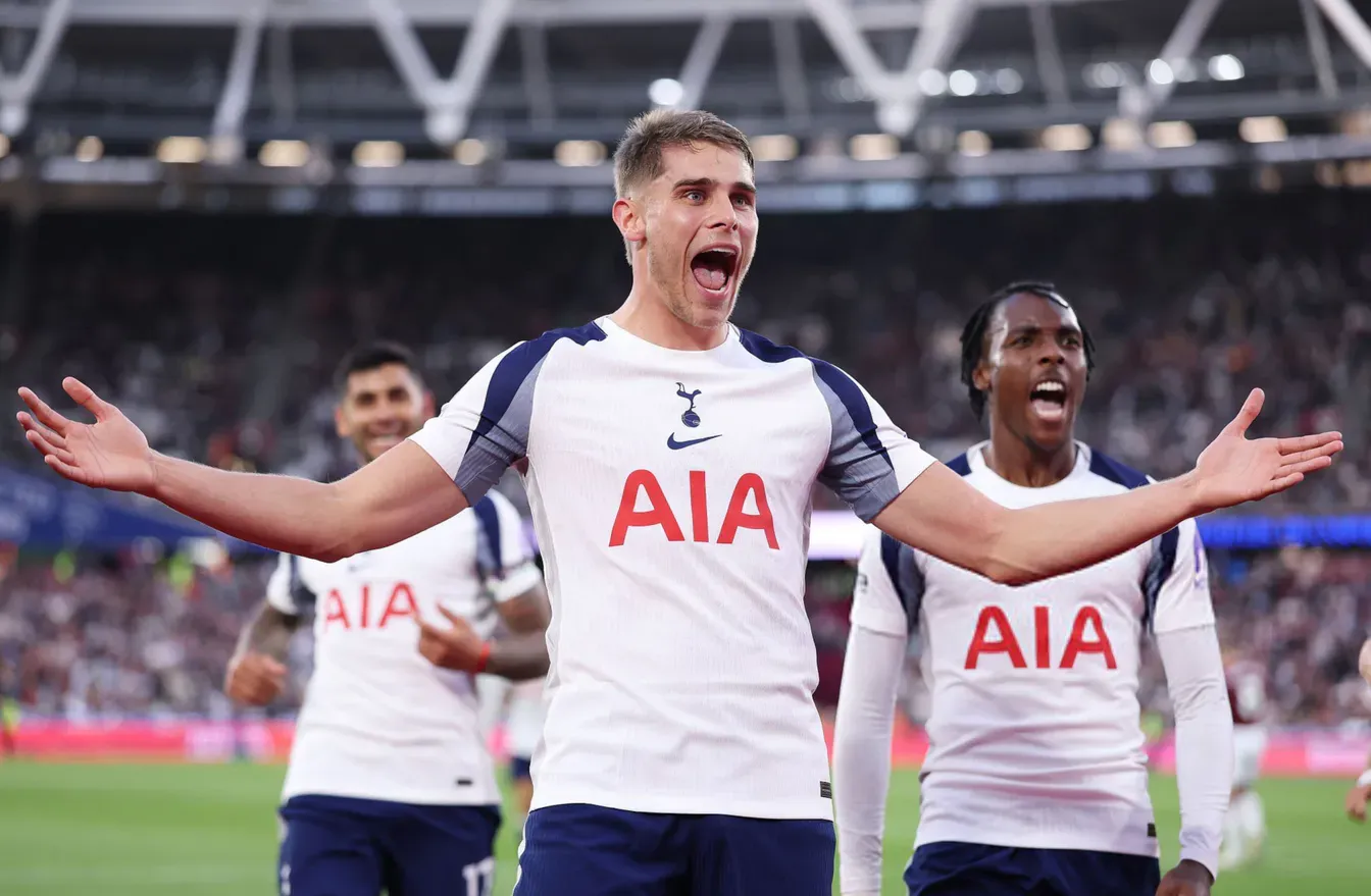 Kluczowa decyzja Tottenhamu. Micky van de Ven zostaje w Londynie na dłużej