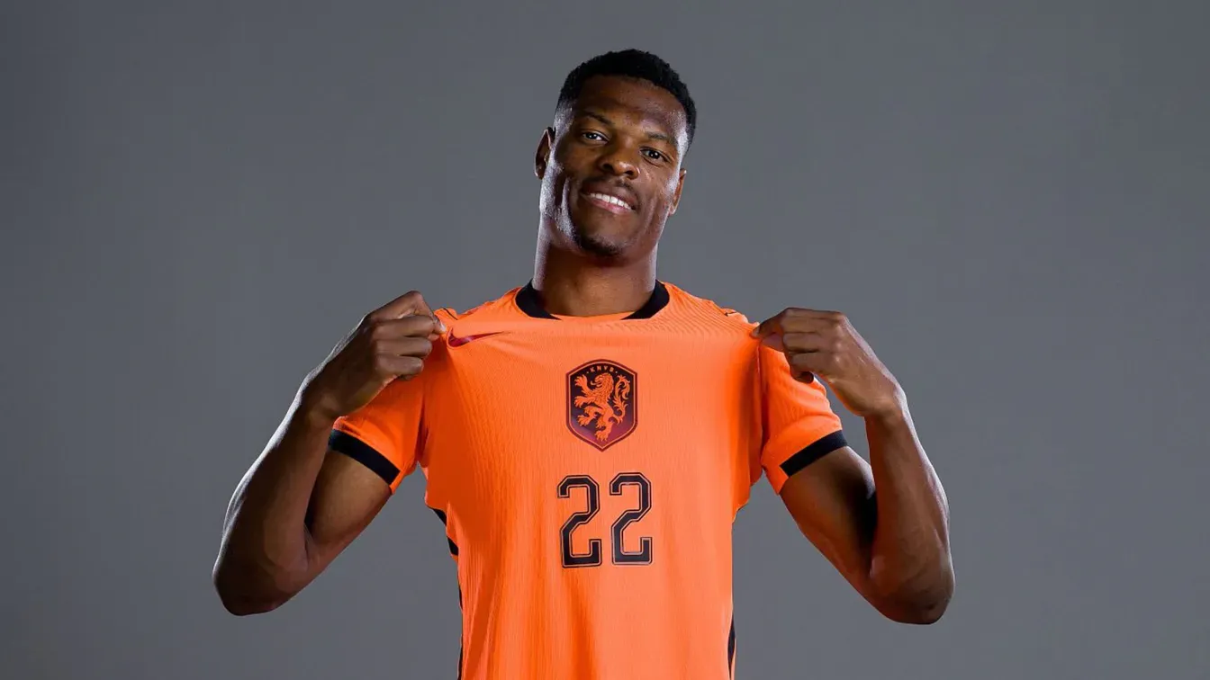 Koncertowa gra gwiazdy reprezentacji Holandii. Denzel Dumfries bohaterem meczu ze Szwecją