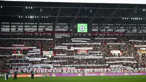 Koniec klątwy VAR w Augsburgu? Manuel Baum przerywa milczenie po skandalu