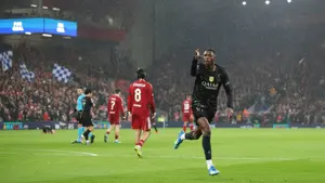 Koniec marzeń na Anfield! Dembele uciszył Liverpool, dramat gwiazd w cieniu kontuzji