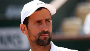 Koniec pewnej ery? Novak Djoković pod ścianą przed Wimbledonem. „Kończą mu się opcje”