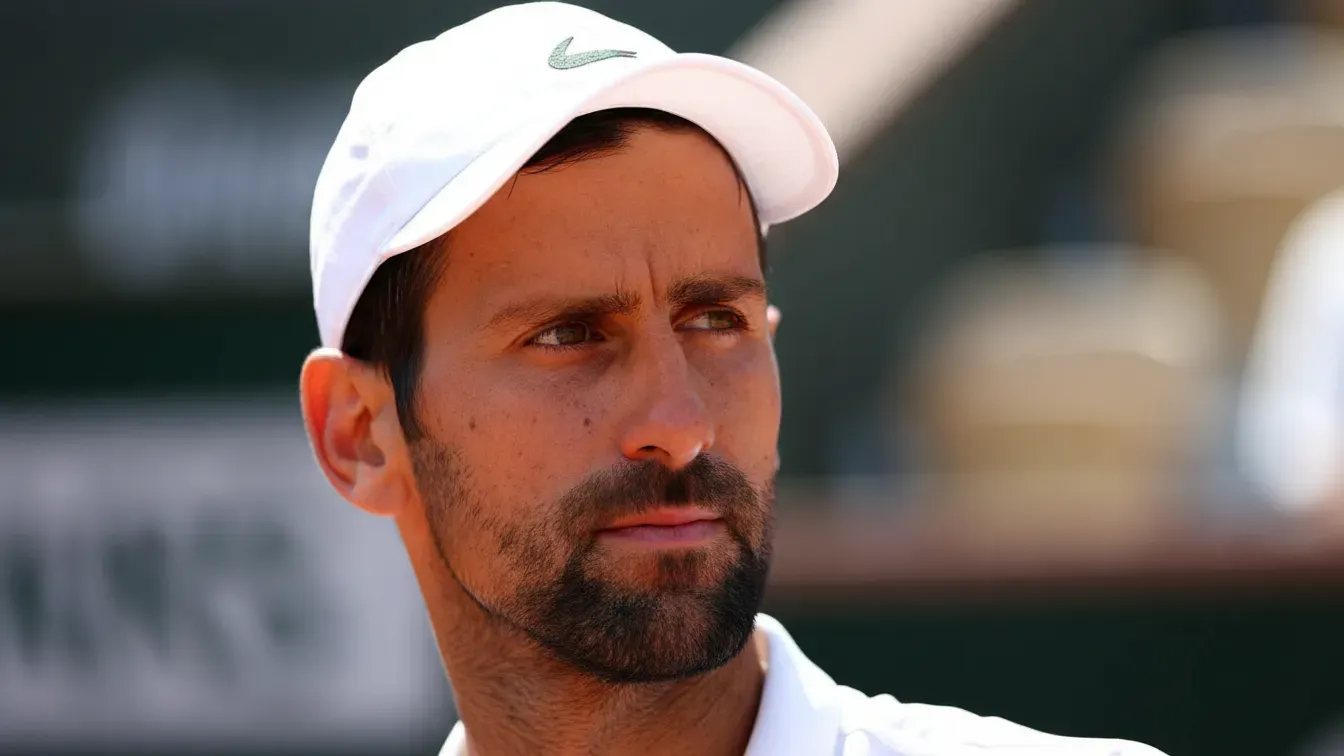 Koniec pewnej ery? Novak Djoković pod ścianą przed Wimbledonem. „Kończą mu się opcje”