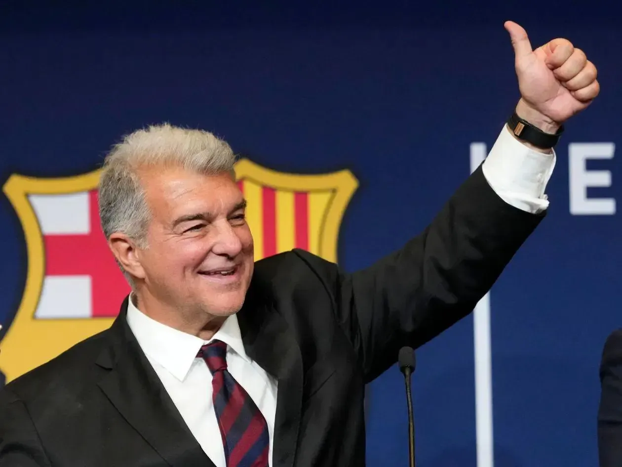 Koniec transferowego szaleństwa w Barcelonie Laporta ogłasza nową strategię