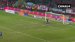 Kornviiiiiiiiiig! Widzew prowadzi z Lechem! Oglądaj w CANAL+: