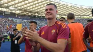 Koszmar w Rzymie. Gwiazda Serie A nagle opuszcza klub i wraca do Anglii