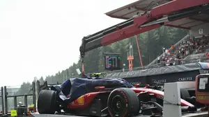 Koszmarny błąd Lewisa Hamiltona w Belgii. Ferrari walczyło z czasem, Brytyjczyk nie gryzie się w język