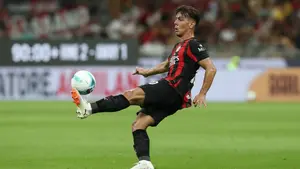 Kosztował fortunę i stał się wielkim problemem. Rywal z Serie A chce wyciągnąć pomocną dłoń