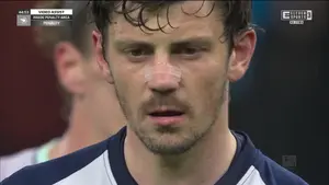 Kownacki pewnie z karnego! Siła spokoju Polaka! Nie ma lepszego prezentu niż gol w swoje urodziny!