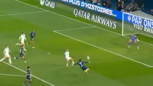 Kwaracchelia zdobywa super gola dla PSG przeciwko Marsylii [WIDEO]