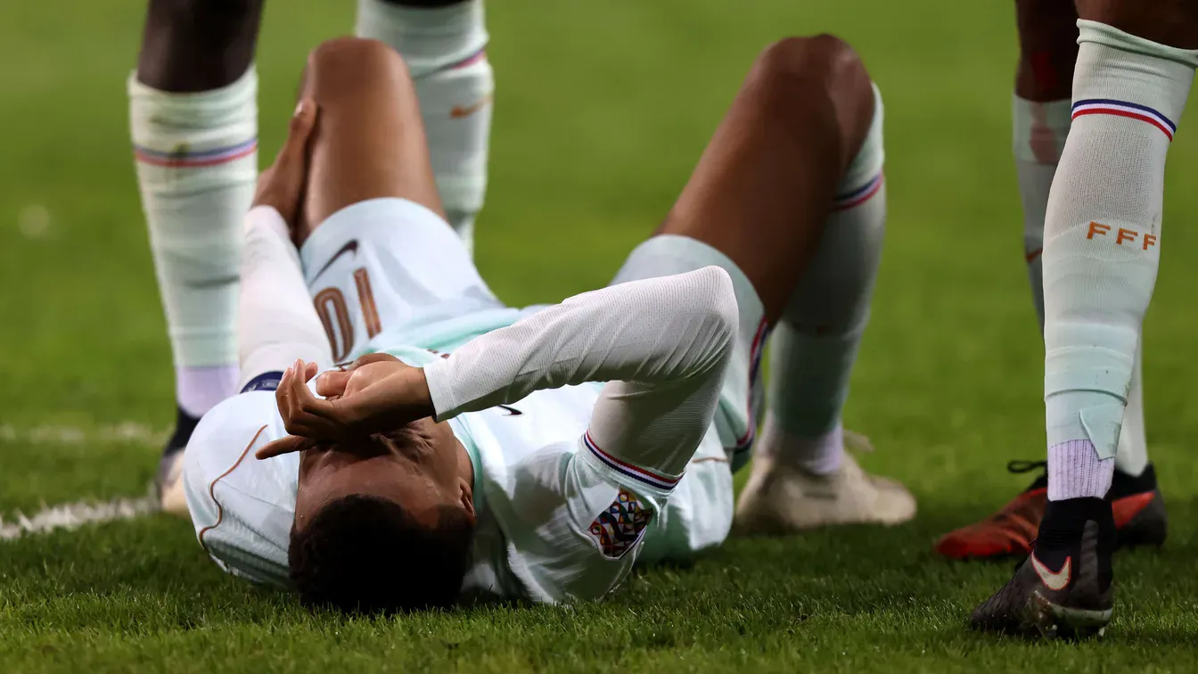 Kylian Mbappé strzelił gola i doznał urazu. Zszedł z boiska w 58. minucie