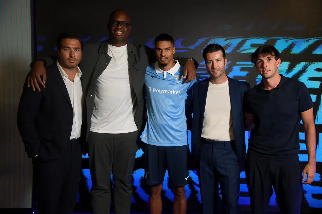Lazio domyka głośny transfer w obronie. Holenderski olbrzym podpisał kontrakt