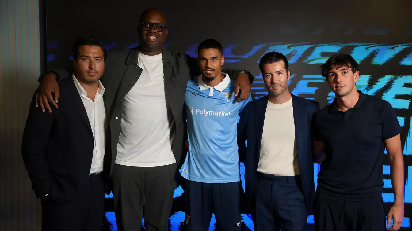 Lazio domyka głośny transfer w obronie. Holenderski olbrzym podpisał kontrakt