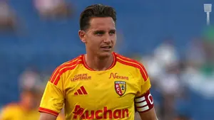 Le Mans o krok od historycznego triumfu. Lens wyrywa remis po fatalnym początku