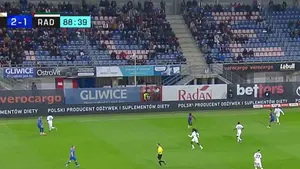 Leandro Sanca zamyka wynik meczu w Gliwicach! Fatalna pomyłka w wyprowadzeniu piłki przez Zie Ouattarę. Oglądaj: