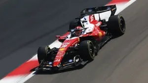 Leclerc najszybszy w Bahrajnie, Red Bull i Cadillac walczą z awariami