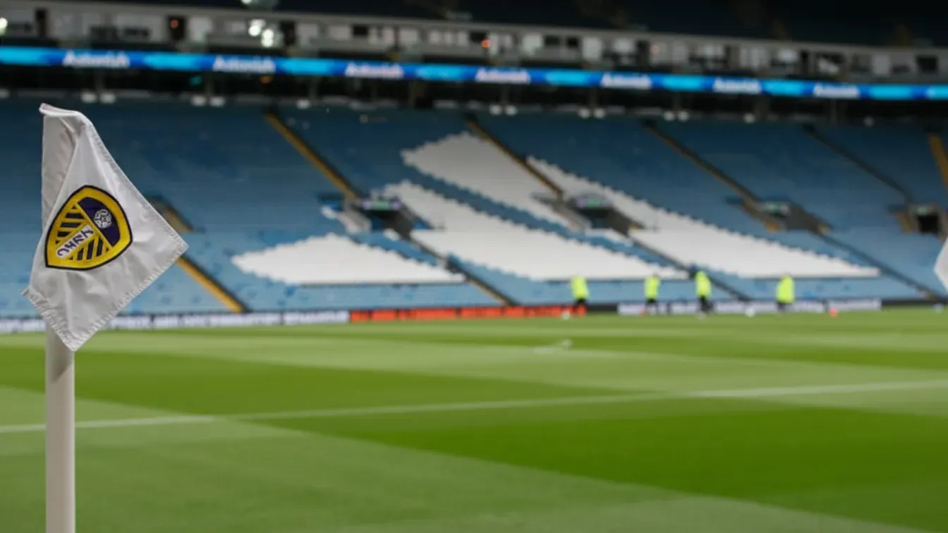 Leeds United wkracza do gry o gwiazdę Serie A. Walka trzech klubów o podpis obrońcy