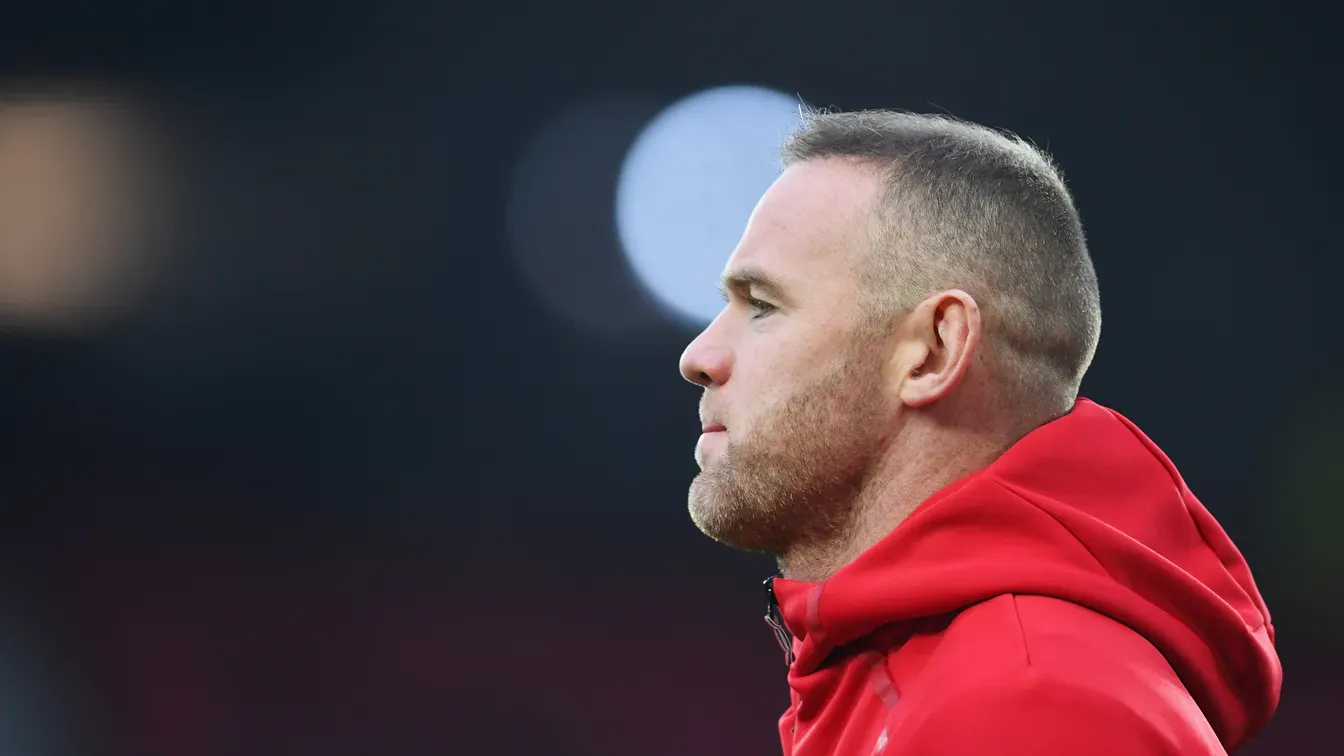 Legenda United grzmi po transferach. Rooney stawia wyzwanie Carrickowi