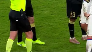 Lekcja przepisów od arbitra międzynarodowego! Wojciech Myć tłumaczy uczestnikom „Hit The Mic” jak widzieć na