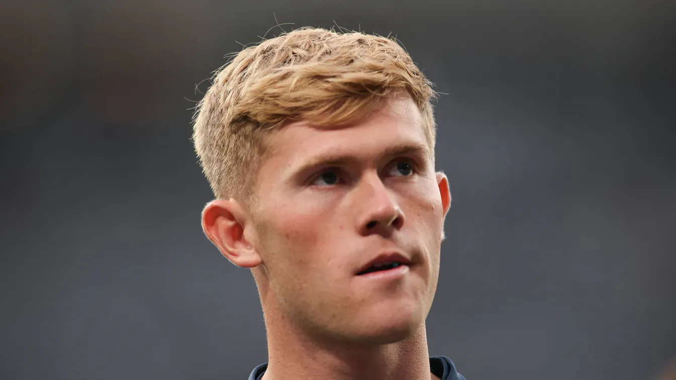 Lewis Hall zostanie w Newcastle? Manchester United otrzymał bolesny cios