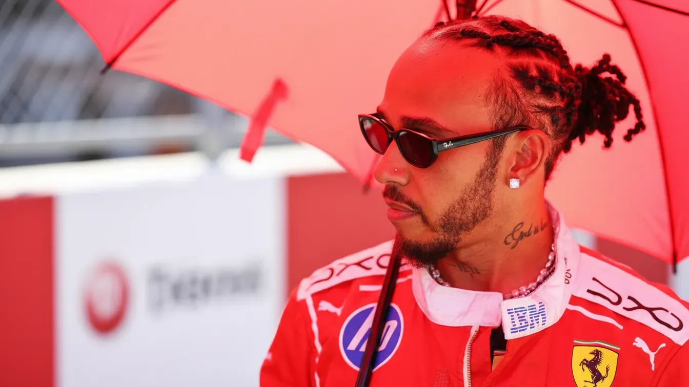 Lewis Hamilton przerywa milczenie. Ukrywał bolesny uraz przez cały sezon w Ferrari