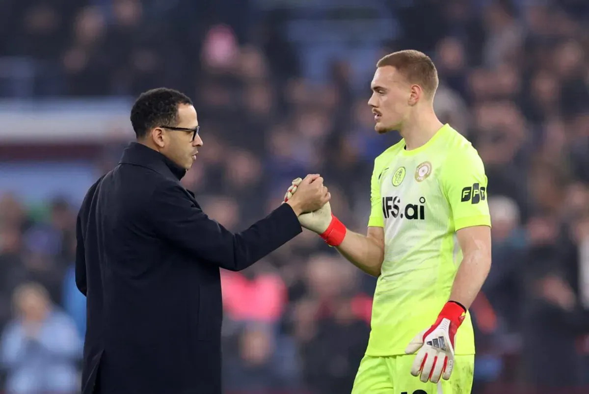 Liam Rosenior reaguje na błąd Jorgensena. Jasny przekaz trenera