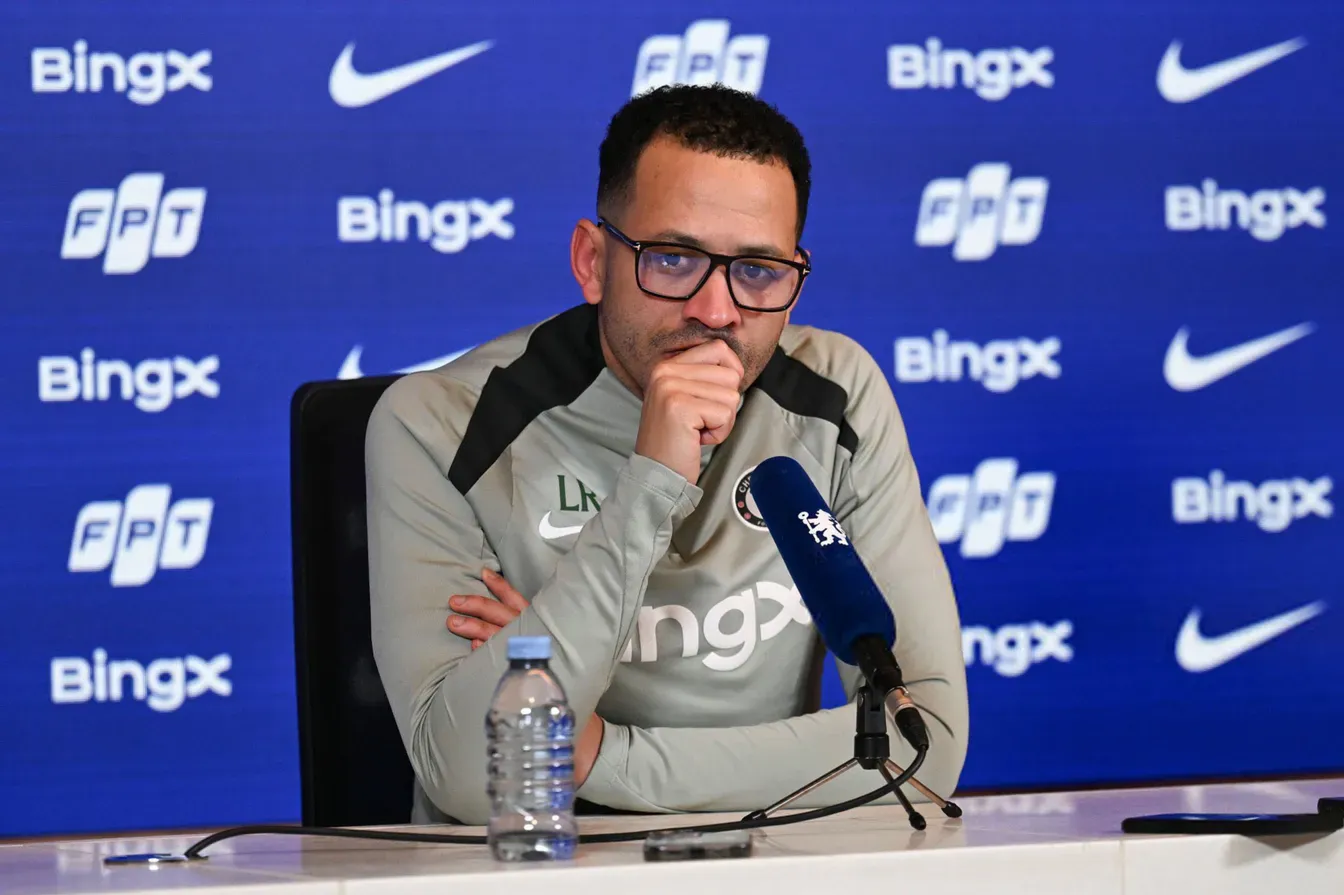 Liam Rosenior reaguje na krytykę kibiców. Trener zabrał głos w sprawie wyników