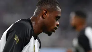 Liverpool chce wzmocnić obronę, sprowadzając Kalulu. Juventus nie zamierza go sprzedawać