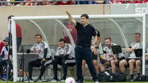 Liverpool pod ścianą. PSG żąda fortuny, a w grę wchodzi bolesny cios od Arsenalu
