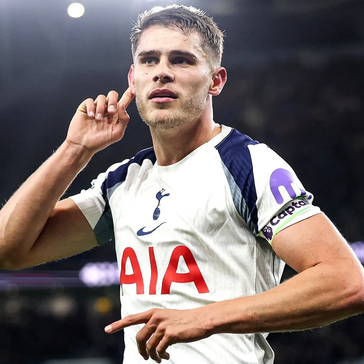 Liverpool rusza po gwiazdę Tottenhamu. Micky van de Ven chce transferu