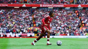 Liverpool wygrywa batalię z Bayernem Monachium. Wielki talent zostaje na Anfield